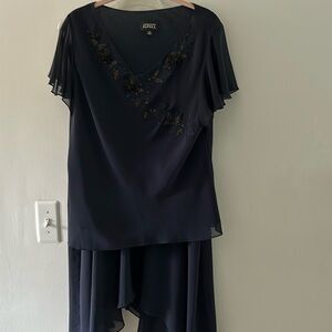 Adrianna Papell two piece top and skirt blue with sequins size 16